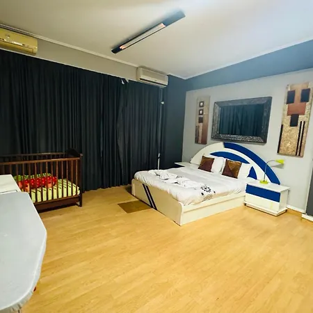 Day In 2 Apartament *